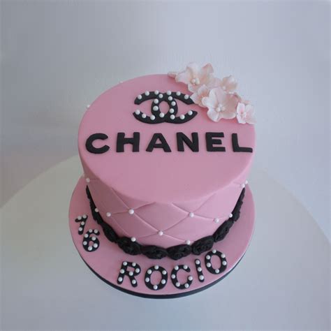 coco chanel pink cake.